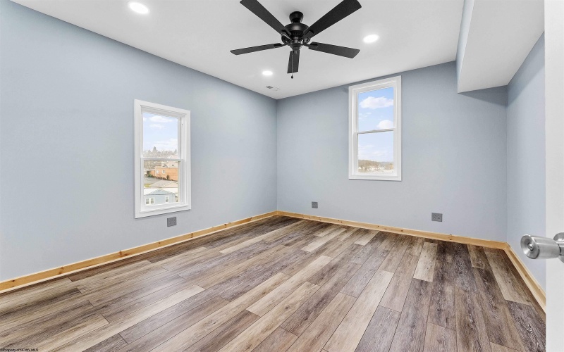 503 Market Street, Fairmont, West Virginia 26554, 3 Bedrooms Bedrooms, 8 Rooms Rooms,2 BathroomsBathrooms,Single Family Detached,For Sale,Market,10162776