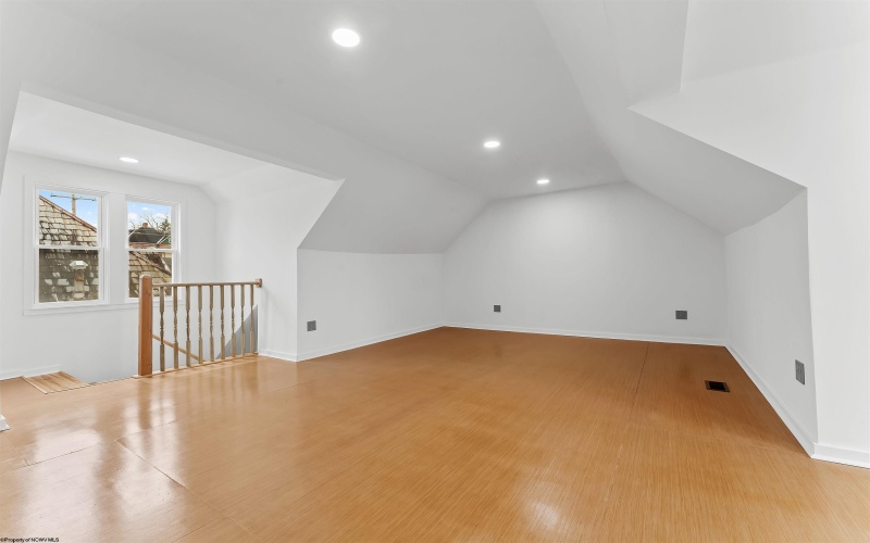 503 Market Street, Fairmont, West Virginia 26554, 3 Bedrooms Bedrooms, 8 Rooms Rooms,2 BathroomsBathrooms,Single Family Detached,For Sale,Market,10162776