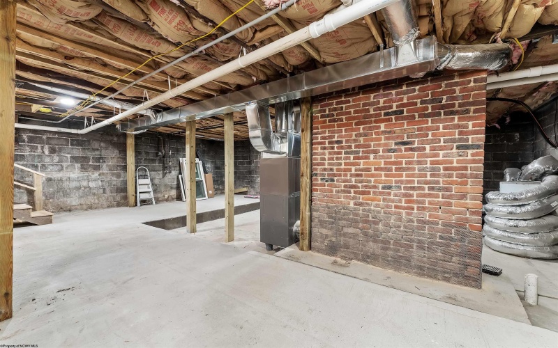 503 Market Street, Fairmont, West Virginia 26554, 3 Bedrooms Bedrooms, 8 Rooms Rooms,2 BathroomsBathrooms,Single Family Detached,For Sale,Market,10162776