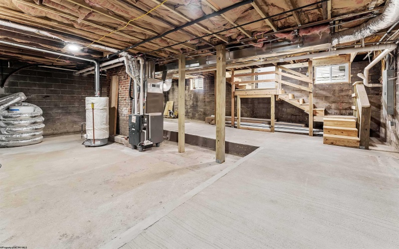 503 Market Street, Fairmont, West Virginia 26554, 3 Bedrooms Bedrooms, 8 Rooms Rooms,2 BathroomsBathrooms,Single Family Detached,For Sale,Market,10162776