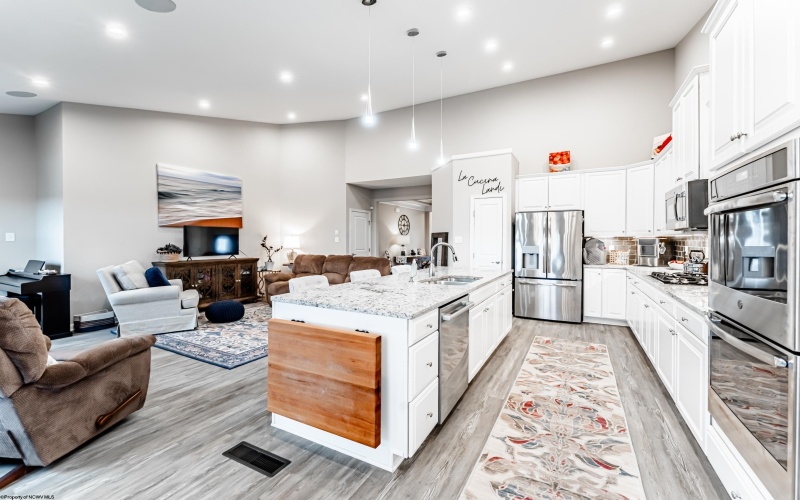 47 LaVista Drive, Morgantown, West Virginia 26508, 3 Bedrooms Bedrooms, 9 Rooms Rooms,3 BathroomsBathrooms,Single Family Detached,For Sale,LaVista,10162787 47 LaVista Drive, Morgantown, West Virginia 26508, 3 Bedrooms Bedrooms, 9 Rooms Rooms,3 BathroomsBathrooms,Single Family Detached,For Sale,LaVista,10162787