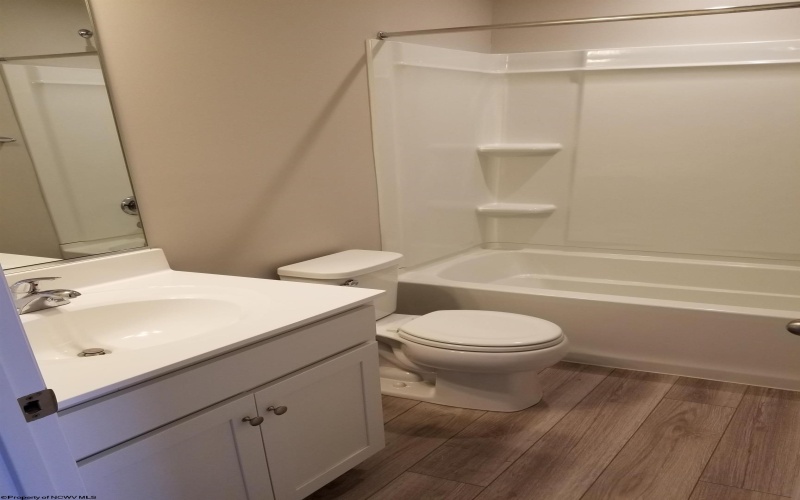 70 Dover Court, Bridgeport, West Virginia 26330-0000, 3 Bedrooms Bedrooms, 5 Rooms Rooms,3 BathroomsBathrooms,Residential Rentals,For Rent,Dover,10162784