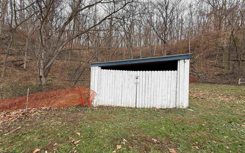 1919 Whites Creek Road, Prichard, West Virginia 25555, 4 Bedrooms Bedrooms, 8 Rooms Rooms,1 BathroomBathrooms,Single Family Detached,For Sale,Whites Creek,10162785