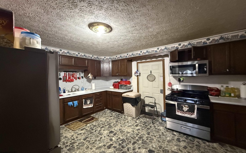 1919 Whites Creek Road, Prichard, West Virginia 25555, 4 Bedrooms Bedrooms, 8 Rooms Rooms,1 BathroomBathrooms,Single Family Detached,For Sale,Whites Creek,10162785