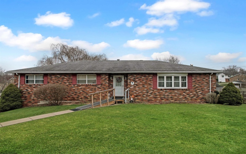 94 Kimberly Circle, Fairmont, West Virginia 26554, 4 Bedrooms Bedrooms, 8 Rooms Rooms,3 BathroomsBathrooms,Single Family Detached,For Sale,Kimberly,10162782 94 Kimberly Circle, Fairmont, West Virginia 26554, 4 Bedrooms Bedrooms, 8 Rooms Rooms,3 BathroomsBathrooms,Single Family Detached,For Sale,Kimberly,10162782