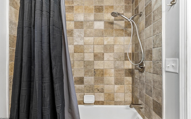 232 Kelly Road, Morgantown, West Virginia 26508, 3 Bedrooms Bedrooms, 6 Rooms Rooms,1 BathroomBathrooms,Single Family Detached,For Sale,Kelly,10162786