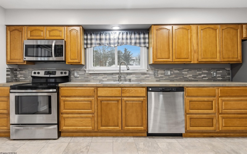 232 Kelly Road, Morgantown, West Virginia 26508, 3 Bedrooms Bedrooms, 6 Rooms Rooms,1 BathroomBathrooms,Single Family Detached,For Sale,Kelly,10162786