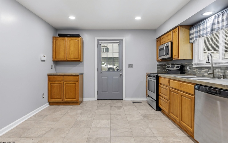 232 Kelly Road, Morgantown, West Virginia 26508, 3 Bedrooms Bedrooms, 6 Rooms Rooms,1 BathroomBathrooms,Single Family Detached,For Sale,Kelly,10162786