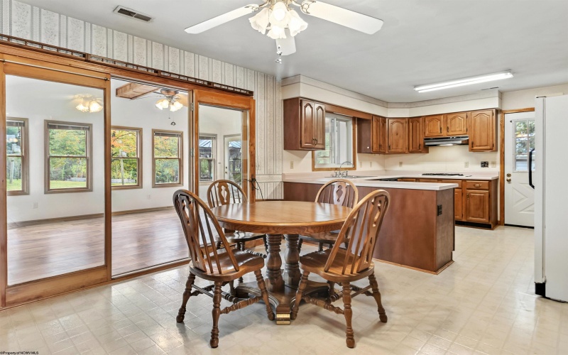 9 Townsend Lane, Morgantown, West Virginia 26508, 3 Bedrooms Bedrooms, 7 Rooms Rooms,1 BathroomBathrooms,Single Family Detached,For Sale,Townsend,10161423