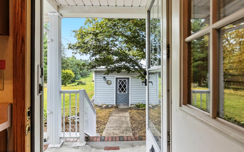 9 Townsend Lane, Morgantown, West Virginia 26508, 3 Bedrooms Bedrooms, 7 Rooms Rooms,1 BathroomBathrooms,Single Family Detached,For Sale,Townsend,10161423