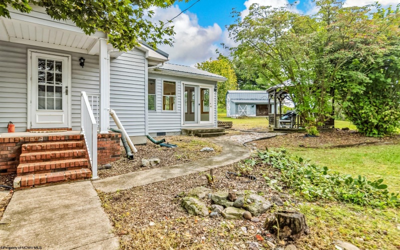 9 Townsend Lane, Morgantown, West Virginia 26508, 3 Bedrooms Bedrooms, 7 Rooms Rooms,1 BathroomBathrooms,Single Family Detached,For Sale,Townsend,10161423