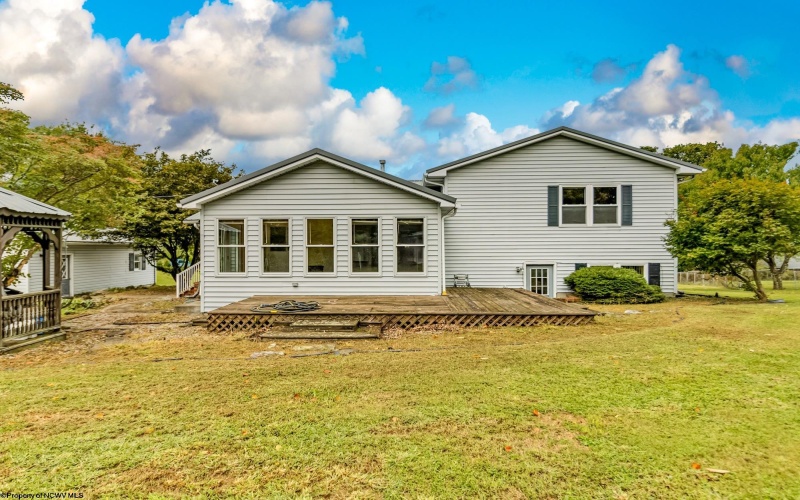 9 Townsend Lane, Morgantown, West Virginia 26508, 3 Bedrooms Bedrooms, 7 Rooms Rooms,1 BathroomBathrooms,Single Family Detached,For Sale,Townsend,10161423