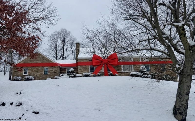 4 Oriole Lane, Fairmont, West Virginia 26554, 4 Bedrooms Bedrooms, 10 Rooms Rooms,3 BathroomsBathrooms,Single Family Detached,For Sale,Oriole,10162795 4 Oriole Lane, Fairmont, West Virginia 26554, 4 Bedrooms Bedrooms, 10 Rooms Rooms,3 BathroomsBathrooms,Single Family Detached,For Sale,Oriole,10162795