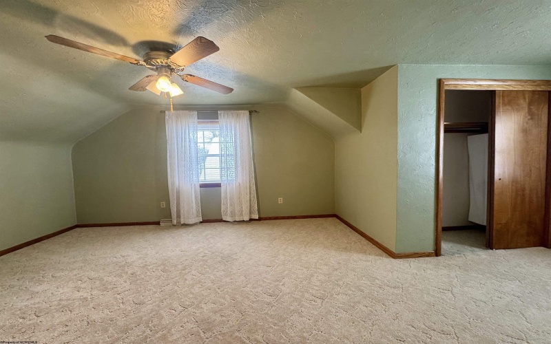 4 Oriole Lane, Fairmont, West Virginia 26554, 4 Bedrooms Bedrooms, 10 Rooms Rooms,3 BathroomsBathrooms,Single Family Detached,For Sale,Oriole,10162795 4 Oriole Lane, Fairmont, West Virginia 26554, 4 Bedrooms Bedrooms, 10 Rooms Rooms,3 BathroomsBathrooms,Single Family Detached,For Sale,Oriole,10162795