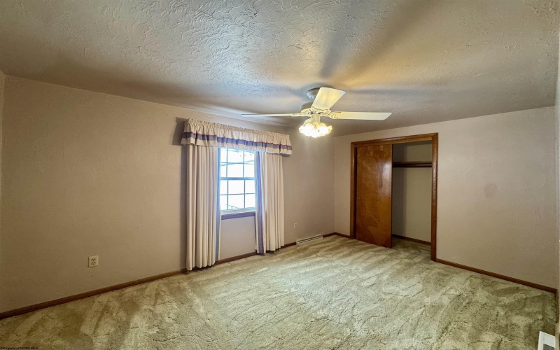 4 Oriole Lane, Fairmont, West Virginia 26554, 4 Bedrooms Bedrooms, 10 Rooms Rooms,3 BathroomsBathrooms,Single Family Detached,For Sale,Oriole,10162795 4 Oriole Lane, Fairmont, West Virginia 26554, 4 Bedrooms Bedrooms, 10 Rooms Rooms,3 BathroomsBathrooms,Single Family Detached,For Sale,Oriole,10162795