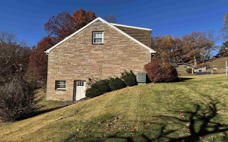 4 Oriole Lane, Fairmont, West Virginia 26554, 4 Bedrooms Bedrooms, 10 Rooms Rooms,3 BathroomsBathrooms,Single Family Detached,For Sale,Oriole,10162795 4 Oriole Lane, Fairmont, West Virginia 26554, 4 Bedrooms Bedrooms, 10 Rooms Rooms,3 BathroomsBathrooms,Single Family Detached,For Sale,Oriole,10162795