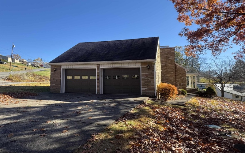 4 Oriole Lane, Fairmont, West Virginia 26554, 4 Bedrooms Bedrooms, 10 Rooms Rooms,3 BathroomsBathrooms,Single Family Detached,For Sale,Oriole,10162795 4 Oriole Lane, Fairmont, West Virginia 26554, 4 Bedrooms Bedrooms, 10 Rooms Rooms,3 BathroomsBathrooms,Single Family Detached,For Sale,Oriole,10162795