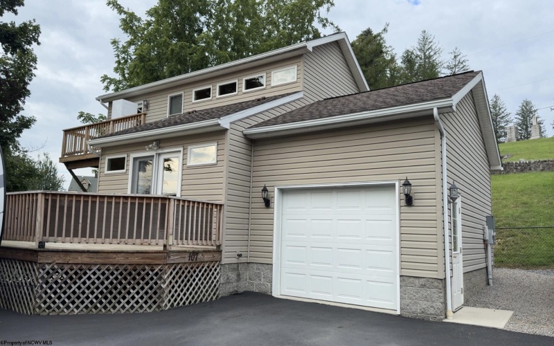 107 Bruce Street, Elkins, West Virginia 26241, 2 Bedrooms Bedrooms, 5 Rooms Rooms,2 BathroomsBathrooms,Single Family Detached,For Sale,Bruce,10160901