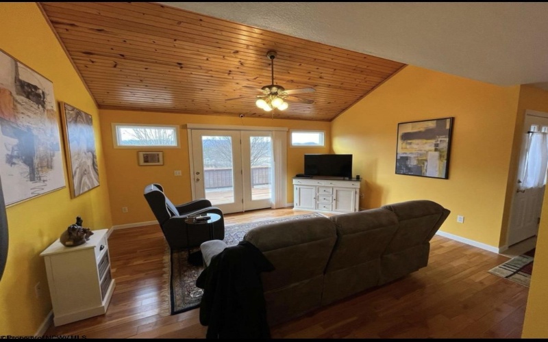 107 Bruce Street, Elkins, West Virginia 26241, 2 Bedrooms Bedrooms, 5 Rooms Rooms,2 BathroomsBathrooms,Single Family Detached,For Sale,Bruce,10160901