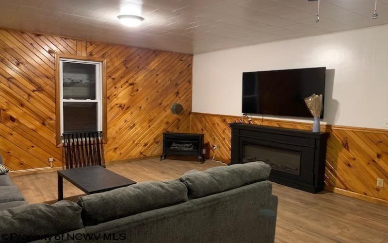 145 Row Avenue, Junior, West Virginia 26275, 3 Bedrooms Bedrooms, 8 Rooms Rooms,2 BathroomsBathrooms,Single Family Detached,For Sale,Row,10162796