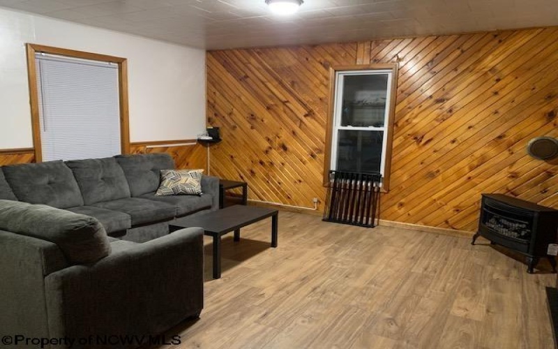 145 Row Avenue, Junior, West Virginia 26275, 3 Bedrooms Bedrooms, 8 Rooms Rooms,2 BathroomsBathrooms,Single Family Detached,For Sale,Row,10162796