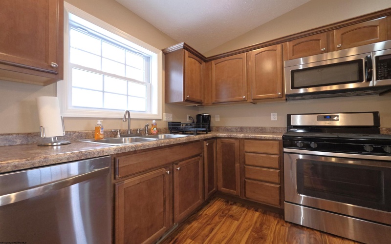 45 Ashbury Lane, Fairmont, West Virginia 26554, 4 Bedrooms Bedrooms, 8 Rooms Rooms,2 BathroomsBathrooms,Single Family Detached,For Sale,Ashbury,10162804