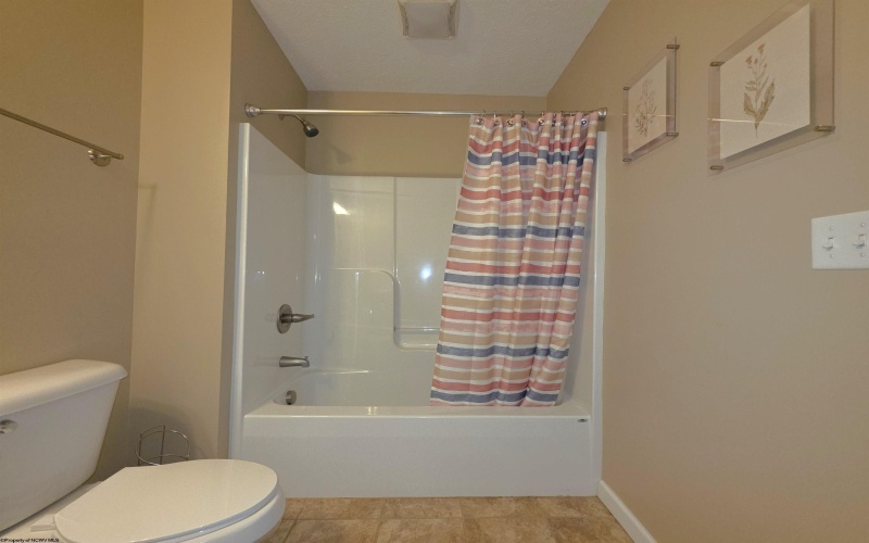 45 Ashbury Lane, Fairmont, West Virginia 26554, 4 Bedrooms Bedrooms, 8 Rooms Rooms,2 BathroomsBathrooms,Single Family Detached,For Sale,Ashbury,10162804