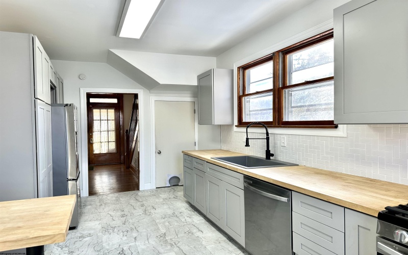 522 Kuhl Avenue, Clarksburg, West Virginia 26301, 3 Bedrooms Bedrooms, 6 Rooms Rooms,2 BathroomsBathrooms,Single Family Detached,For Sale,Kuhl,10162798 522 Kuhl Avenue, Clarksburg, West Virginia 26301, 3 Bedrooms Bedrooms, 6 Rooms Rooms,2 BathroomsBathrooms,Single Family Detached,For Sale,Kuhl,10162798