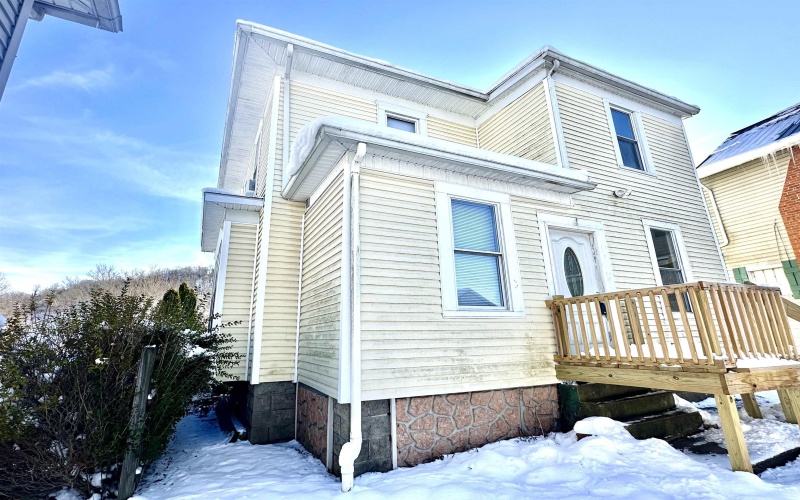 522 Kuhl Avenue, Clarksburg, West Virginia 26301, 3 Bedrooms Bedrooms, 6 Rooms Rooms,2 BathroomsBathrooms,Single Family Detached,For Sale,Kuhl,10162798 522 Kuhl Avenue, Clarksburg, West Virginia 26301, 3 Bedrooms Bedrooms, 6 Rooms Rooms,2 BathroomsBathrooms,Single Family Detached,For Sale,Kuhl,10162798