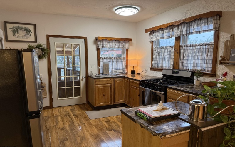 221 Meadow Avenue, Mannington, West Virginia 26582, 2 Bedrooms Bedrooms, 7 Rooms Rooms,1 BathroomBathrooms,Single Family Detached,For Sale,Meadow,10162803 221 Meadow Avenue, Mannington, West Virginia 26582, 2 Bedrooms Bedrooms, 7 Rooms Rooms,1 BathroomBathrooms,Single Family Detached,For Sale,Meadow,10162803