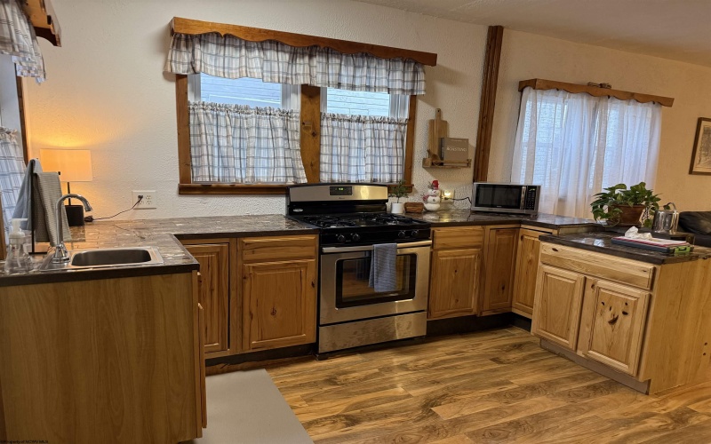 221 Meadow Avenue, Mannington, West Virginia 26582, 2 Bedrooms Bedrooms, 7 Rooms Rooms,1 BathroomBathrooms,Single Family Detached,For Sale,Meadow,10162803 221 Meadow Avenue, Mannington, West Virginia 26582, 2 Bedrooms Bedrooms, 7 Rooms Rooms,1 BathroomBathrooms,Single Family Detached,For Sale,Meadow,10162803