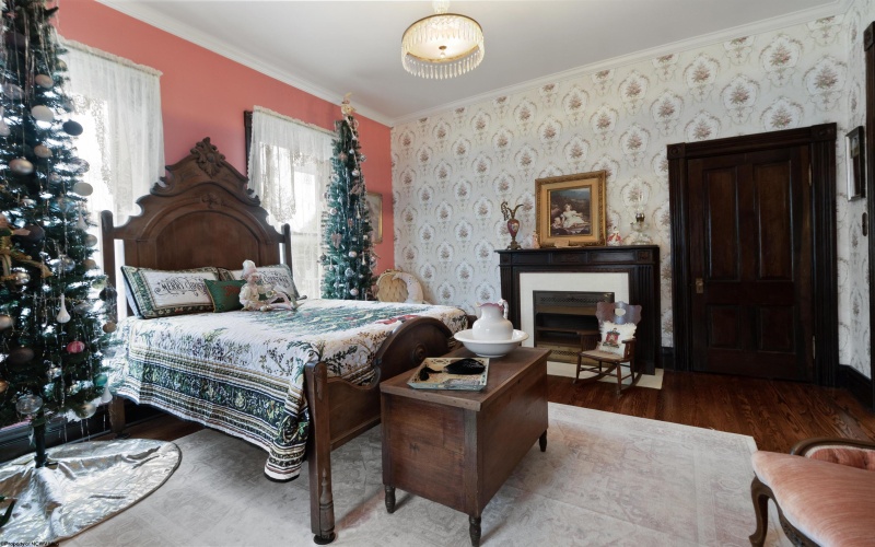 306 Main Avenue, Weston, West Virginia 26452, 4 Bedrooms Bedrooms, 16 Rooms Rooms,2 BathroomsBathrooms,Single Family Detached,For Sale,Main,10162811