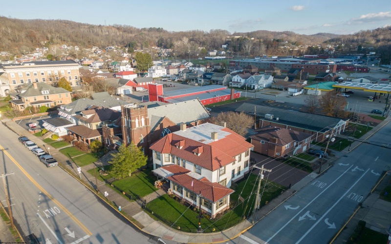 306 Main Avenue, Weston, West Virginia 26452, 4 Bedrooms Bedrooms, 16 Rooms Rooms,2 BathroomsBathrooms,Single Family Detached,For Sale,Main,10162811