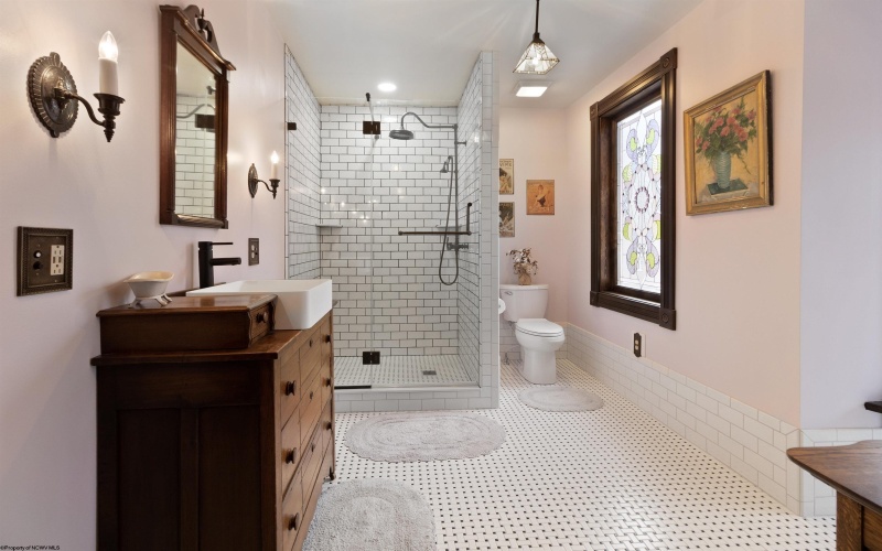 306 Main Avenue, Weston, West Virginia 26452, 4 Bedrooms Bedrooms, 16 Rooms Rooms,2 BathroomsBathrooms,Single Family Detached,For Sale,Main,10162811