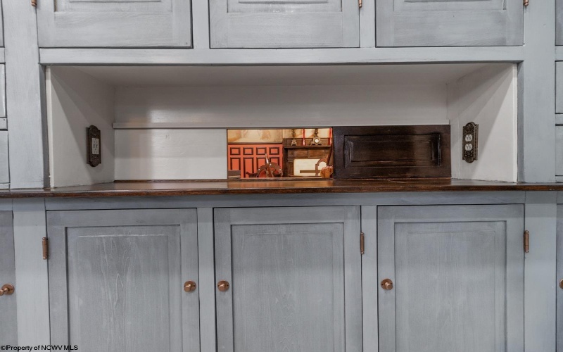 306 Main Avenue, Weston, West Virginia 26452, 4 Bedrooms Bedrooms, 16 Rooms Rooms,2 BathroomsBathrooms,Single Family Detached,For Sale,Main,10162811