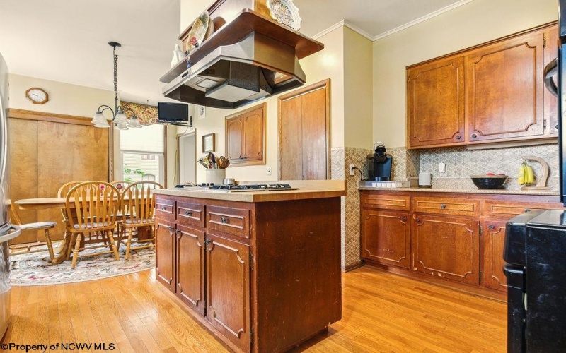 159 Main Street, Clarksburg, West Virginia 26301, 5 Bedrooms Bedrooms, 9 Rooms Rooms,3 BathroomsBathrooms,Single Family Detached,For Sale,Main,10160039