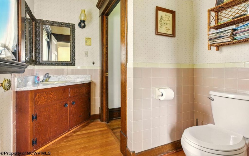 159 Main Street, Clarksburg, West Virginia 26301, 5 Bedrooms Bedrooms, 9 Rooms Rooms,3 BathroomsBathrooms,Single Family Detached,For Sale,Main,10160039