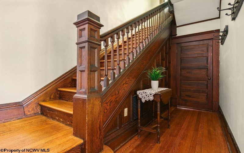 159 Main Street, Clarksburg, West Virginia 26301, 5 Bedrooms Bedrooms, 9 Rooms Rooms,3 BathroomsBathrooms,Single Family Detached,For Sale,Main,10160039