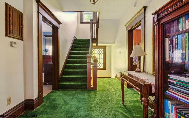 159 Main Street, Clarksburg, West Virginia 26301, 5 Bedrooms Bedrooms, 9 Rooms Rooms,3 BathroomsBathrooms,Single Family Detached,For Sale,Main,10160039