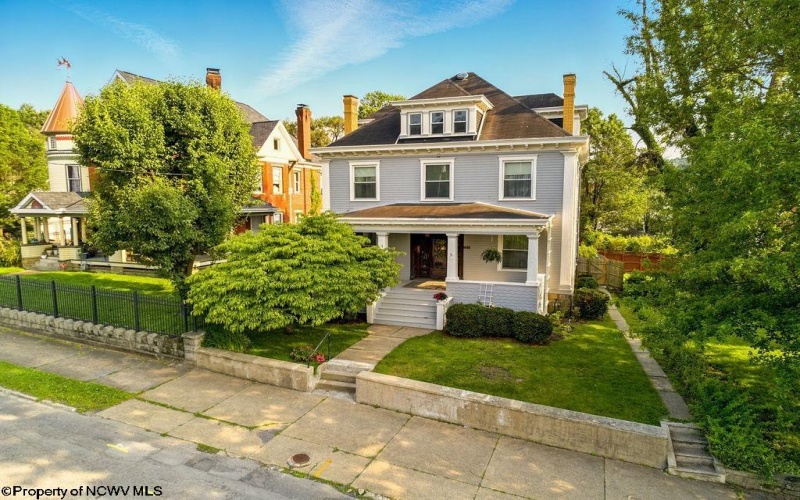 159 Main Street, Clarksburg, West Virginia 26301, 5 Bedrooms Bedrooms, 9 Rooms Rooms,3 BathroomsBathrooms,Single Family Detached,For Sale,Main,10160039