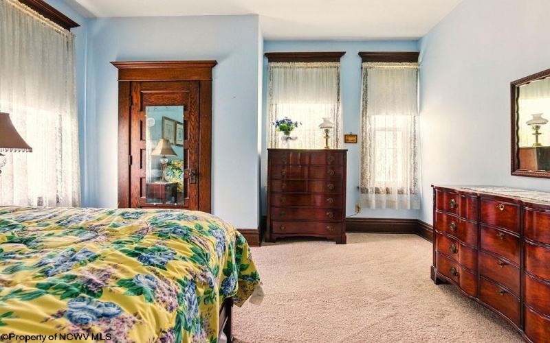 159 Main Street, Clarksburg, West Virginia 26301, 5 Bedrooms Bedrooms, 9 Rooms Rooms,3 BathroomsBathrooms,Single Family Detached,For Sale,Main,10160039