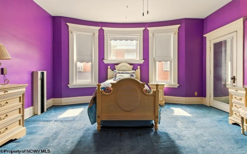 159 Main Street, Clarksburg, West Virginia 26301, 5 Bedrooms Bedrooms, 9 Rooms Rooms,3 BathroomsBathrooms,Single Family Detached,For Sale,Main,10160039