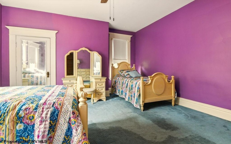 159 Main Street, Clarksburg, West Virginia 26301, 5 Bedrooms Bedrooms, 9 Rooms Rooms,3 BathroomsBathrooms,Single Family Detached,For Sale,Main,10160039