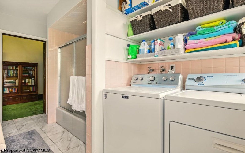 159 Main Street, Clarksburg, West Virginia 26301, 5 Bedrooms Bedrooms, 9 Rooms Rooms,3 BathroomsBathrooms,Single Family Detached,For Sale,Main,10160039