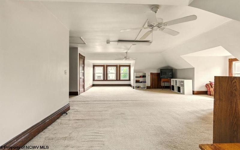 159 Main Street, Clarksburg, West Virginia 26301, 5 Bedrooms Bedrooms, 9 Rooms Rooms,3 BathroomsBathrooms,Single Family Detached,For Sale,Main,10160039