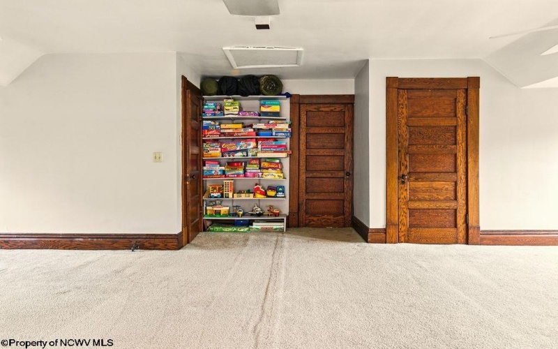 159 Main Street, Clarksburg, West Virginia 26301, 5 Bedrooms Bedrooms, 9 Rooms Rooms,3 BathroomsBathrooms,Single Family Detached,For Sale,Main,10160039