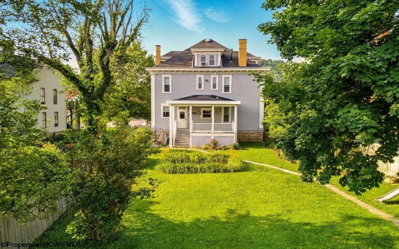 159 Main Street, Clarksburg, West Virginia 26301, 5 Bedrooms Bedrooms, 9 Rooms Rooms,3 BathroomsBathrooms,Single Family Detached,For Sale,Main,10160039