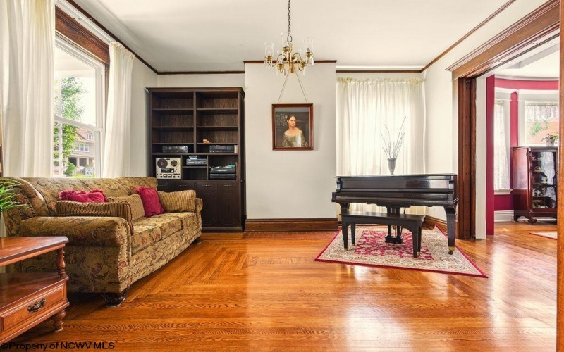 159 Main Street, Clarksburg, West Virginia 26301, 5 Bedrooms Bedrooms, 9 Rooms Rooms,3 BathroomsBathrooms,Single Family Detached,For Sale,Main,10160039