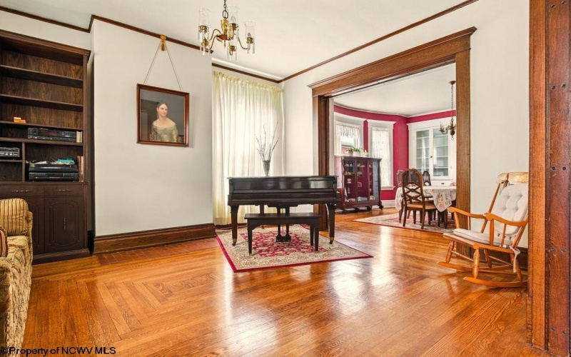 159 Main Street, Clarksburg, West Virginia 26301, 5 Bedrooms Bedrooms, 9 Rooms Rooms,3 BathroomsBathrooms,Single Family Detached,For Sale,Main,10160039