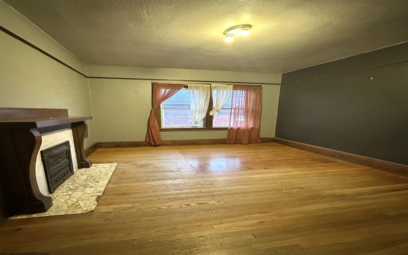 131 7th Street, Weston, West Virginia 26452, 5 Bedrooms Bedrooms, 10 Rooms Rooms,2 BathroomsBathrooms,Single Family Detached,For Sale,7th,10162820